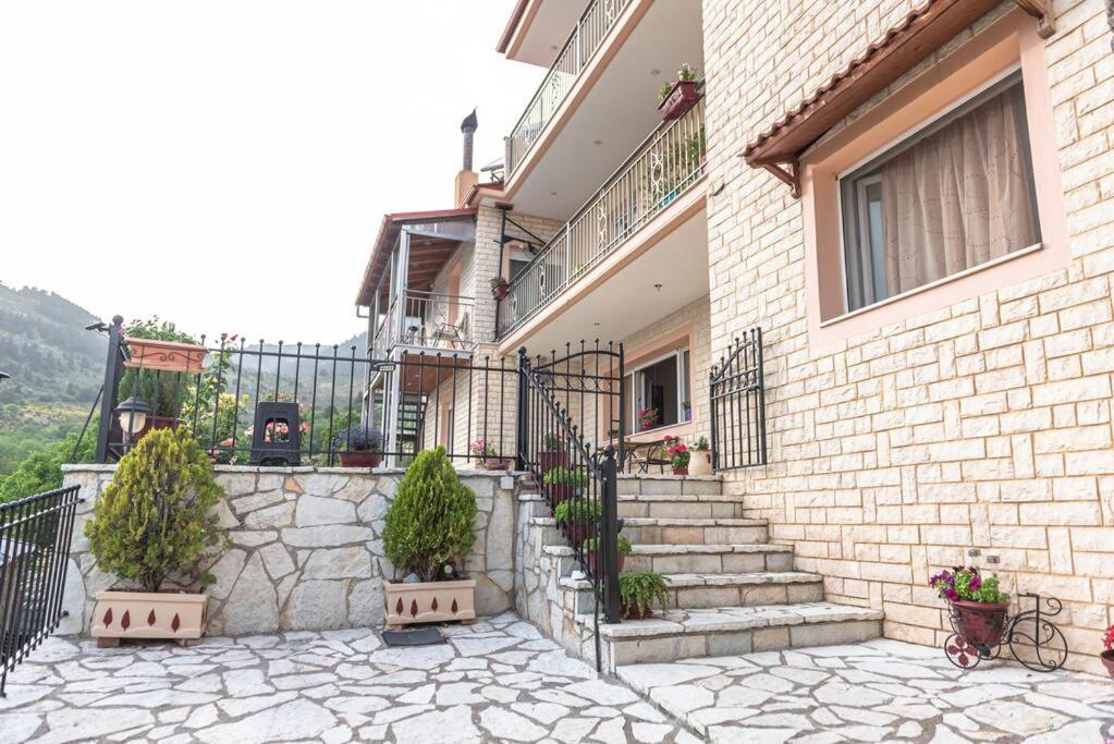 Dimitri'S Mountain House Apartment Karpenísion Exterior foto